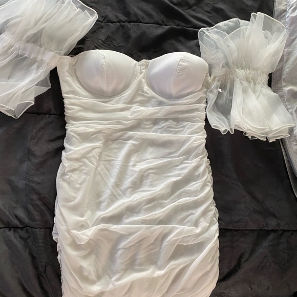 Dress - Picture 3 of 4